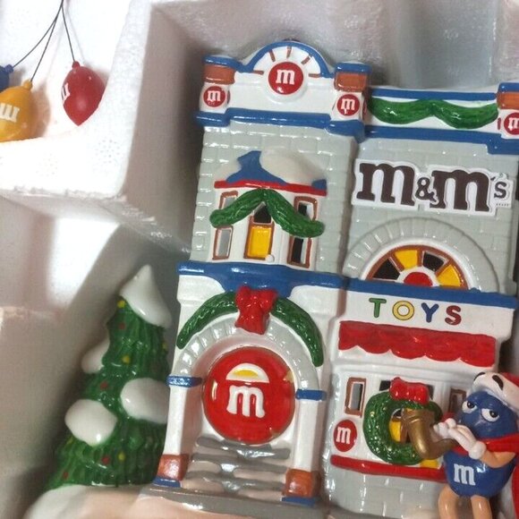 Dept 56 M&M's holiday toys Toy Shop Lighted House with candy dish christmas - Picture 4 of 7